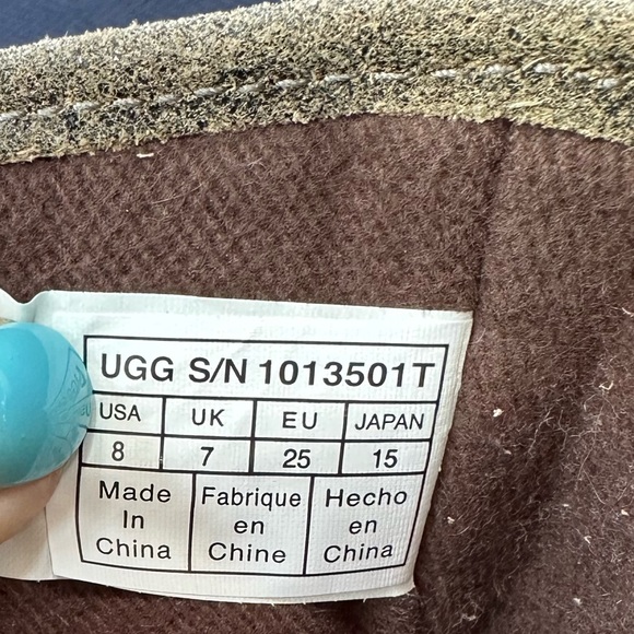 Girls UGG size 8 boots - Picture 10 of 13